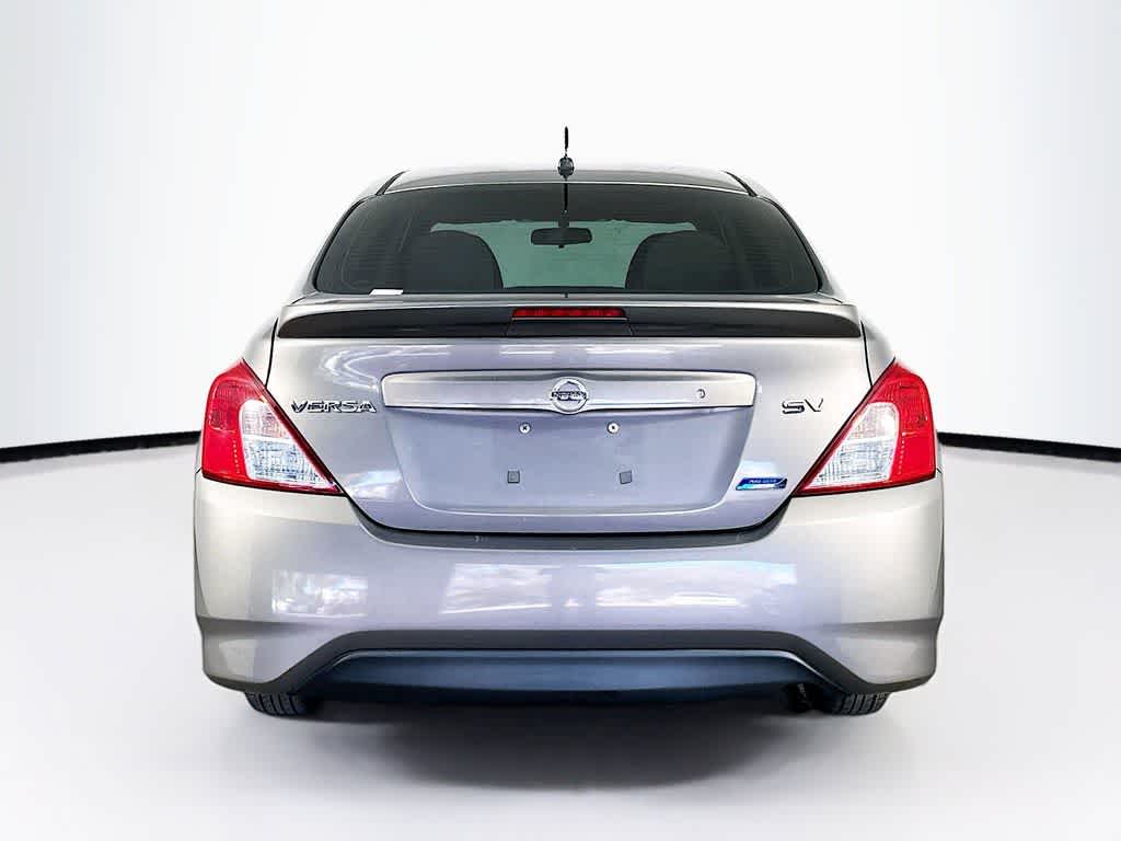 2016 Nissan Versa SV