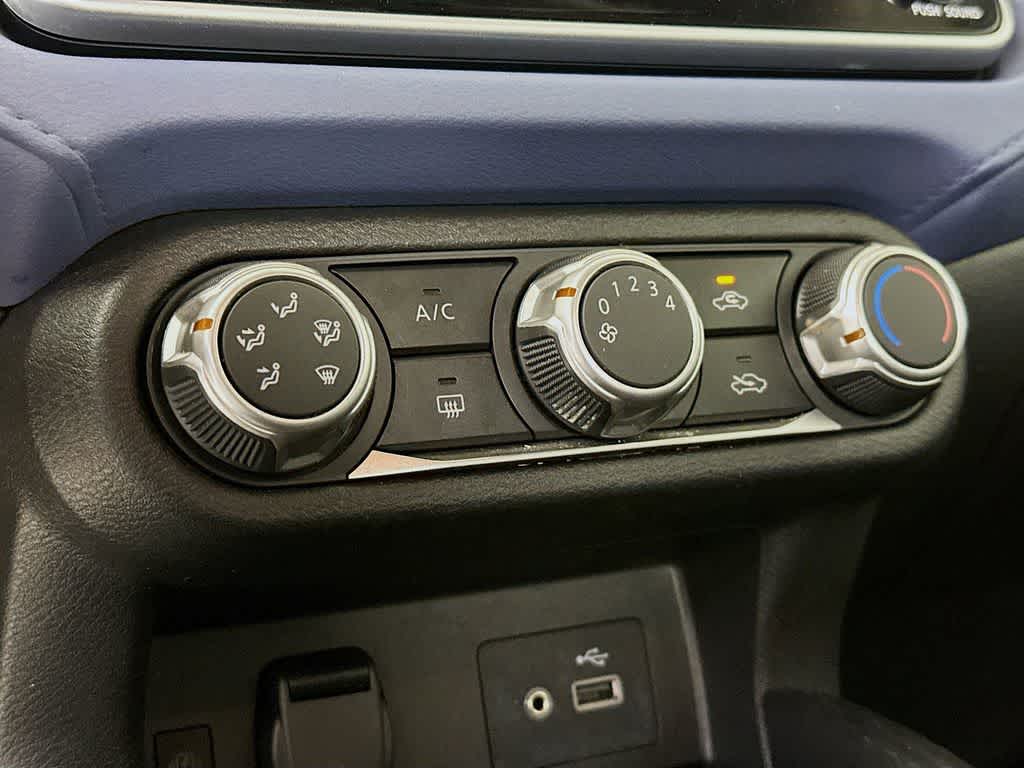 2023 Nissan Versa SV