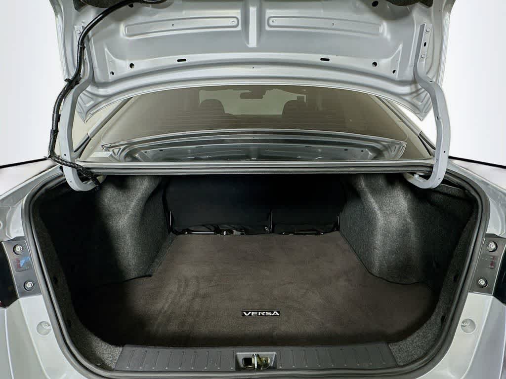 2023 Nissan Versa SV