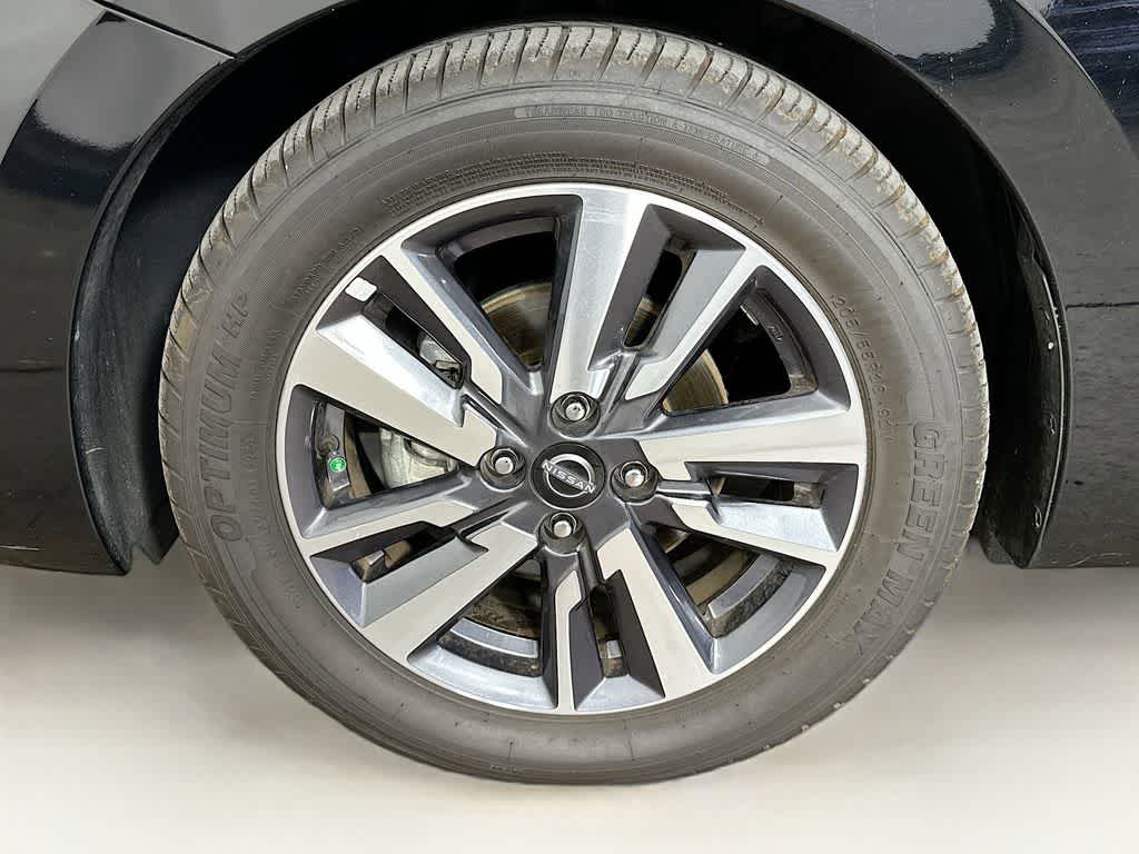 2023 Nissan Versa SV