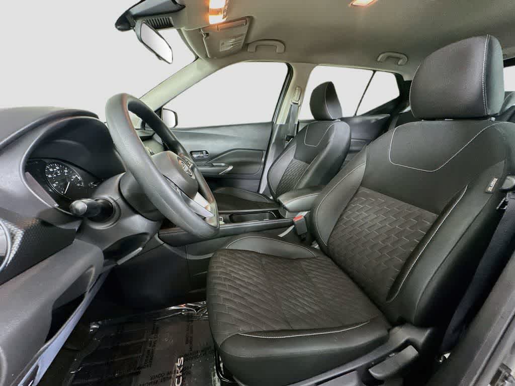 2022 Nissan Kicks SV