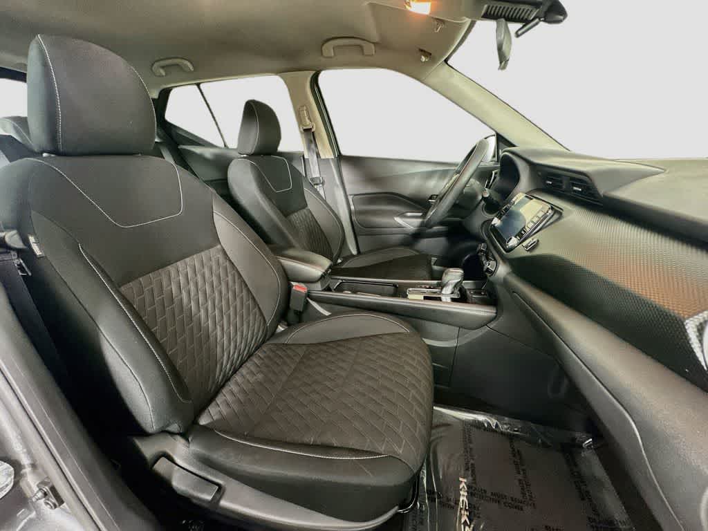 2022 Nissan Kicks SV