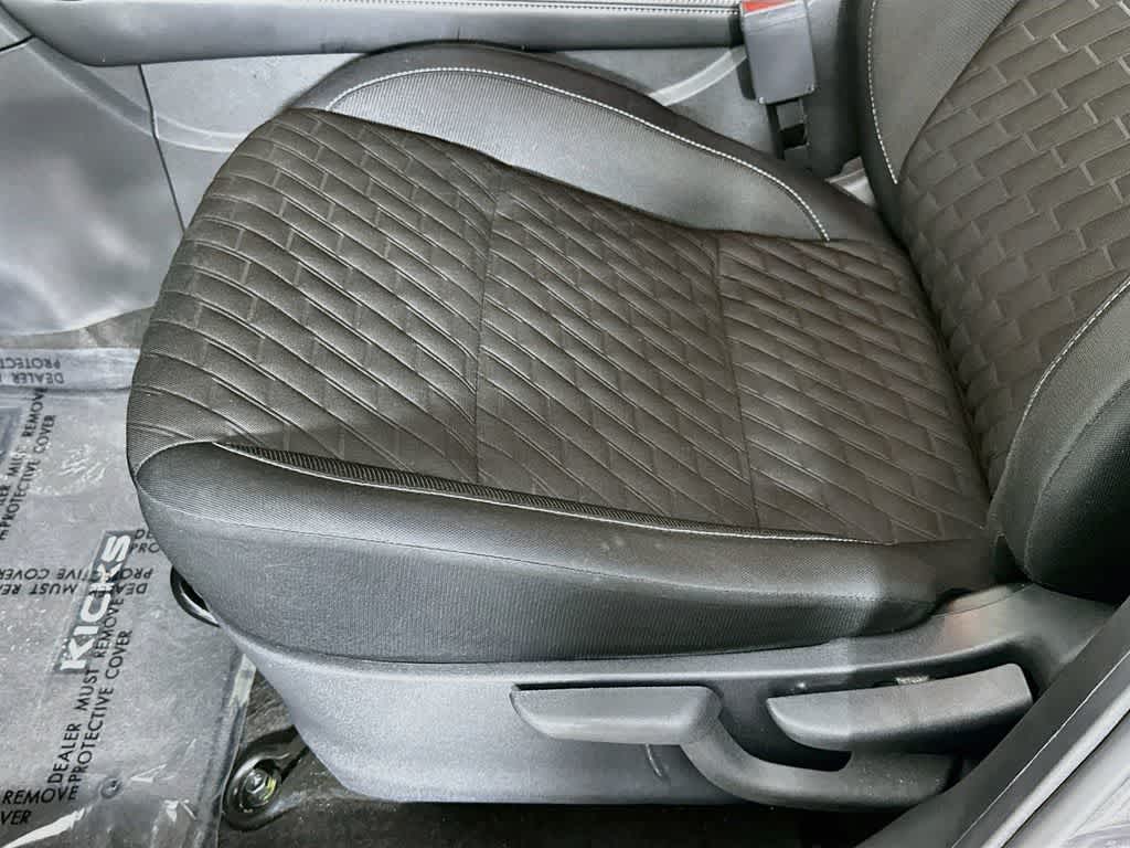 2022 Nissan Kicks SV