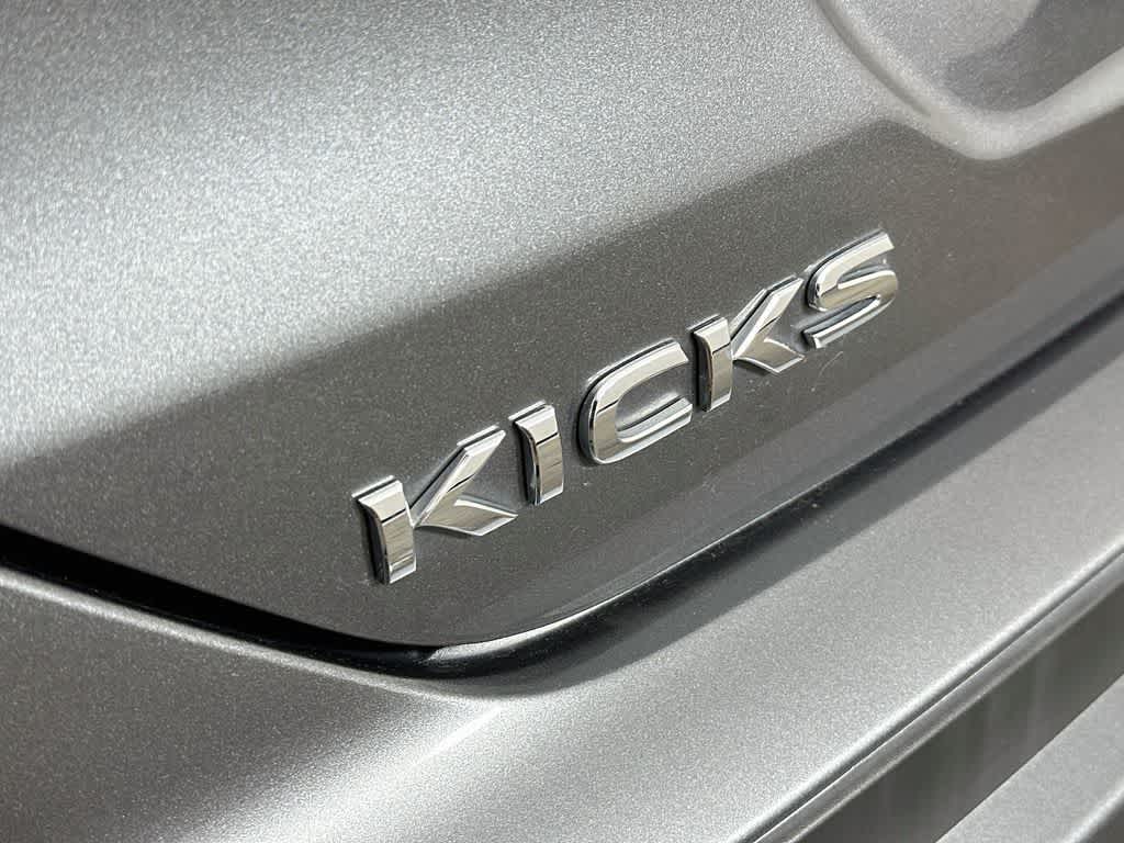 2022 Nissan Kicks SV