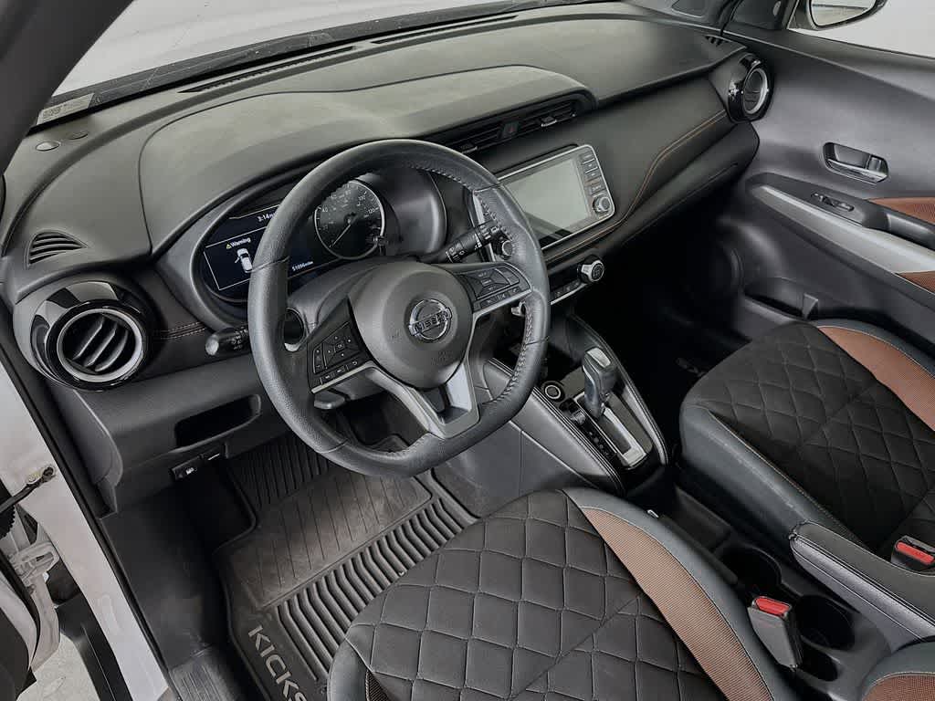 2020 Nissan Kicks SR