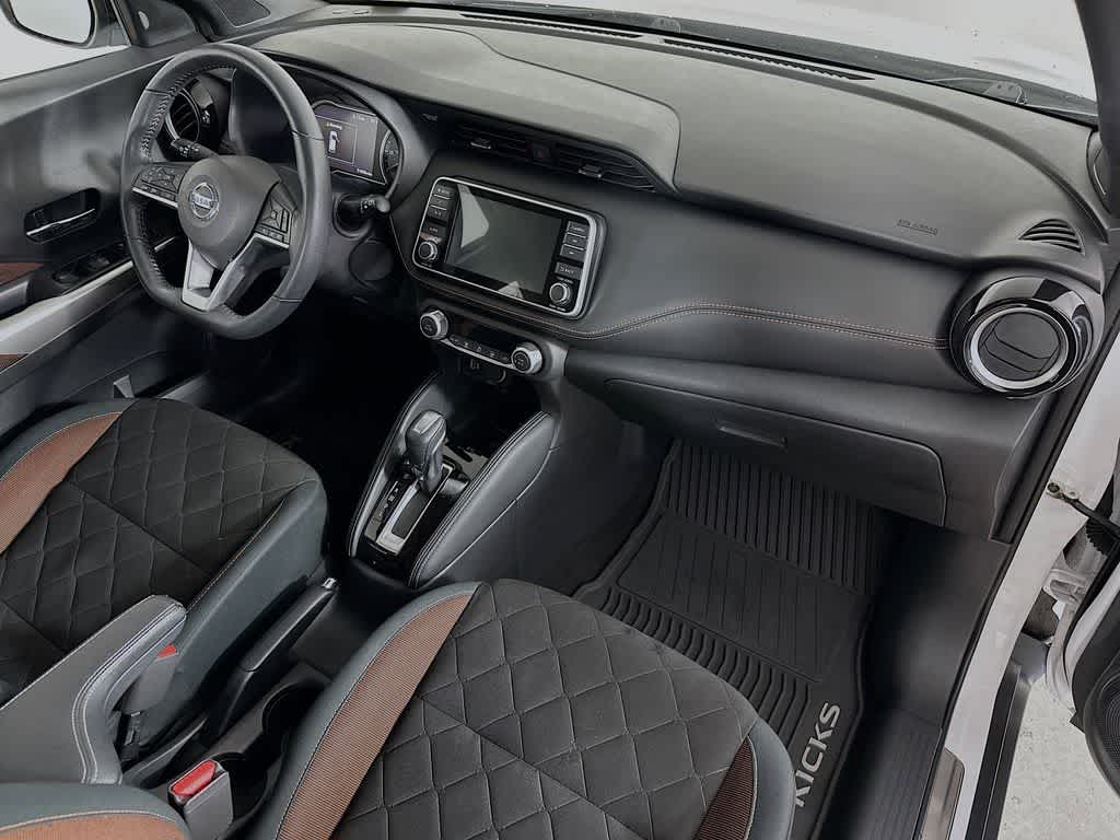 2020 Nissan Kicks SR