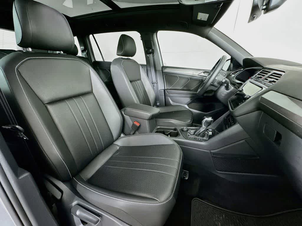 2023 Volkswagen Tiguan SE R-Line Black