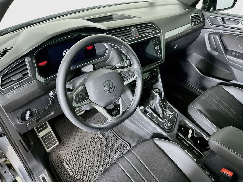 2023 Volkswagen Tiguan SE R-Line Black