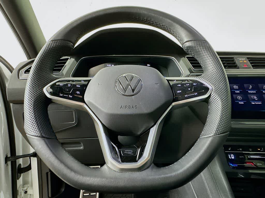 2024 Volkswagen Tiguan SE R-Line Black