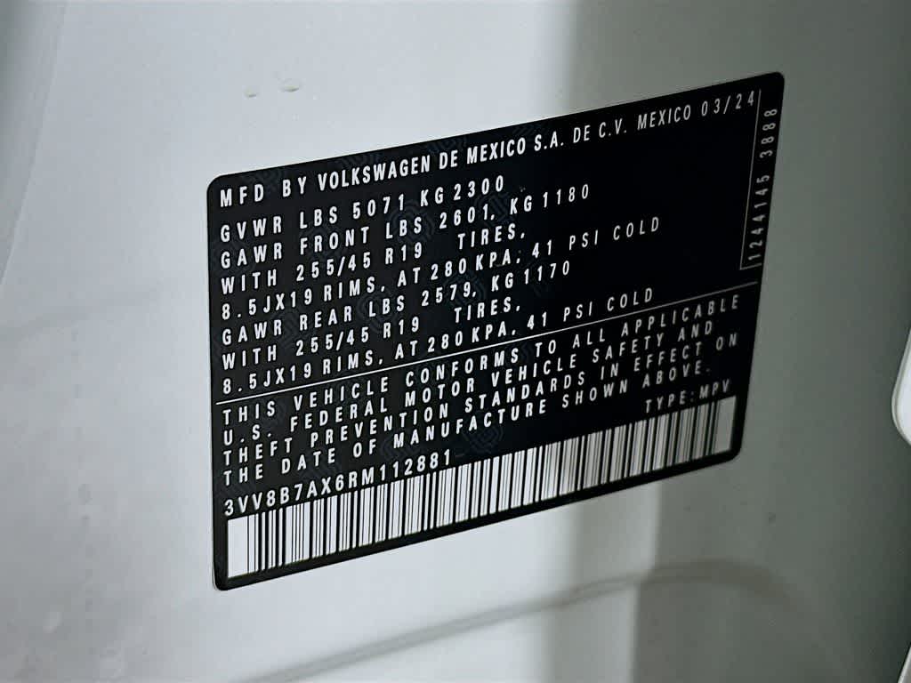 2024 Volkswagen Tiguan SE R-Line Black