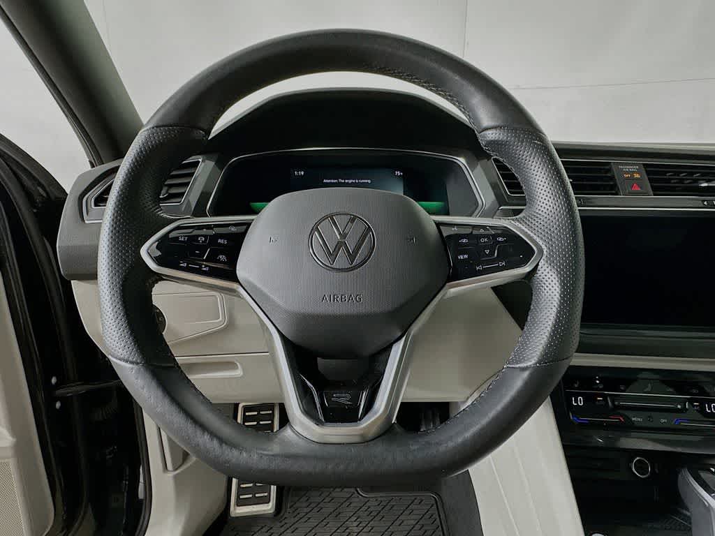 2022 Volkswagen Tiguan SE R-Line Black