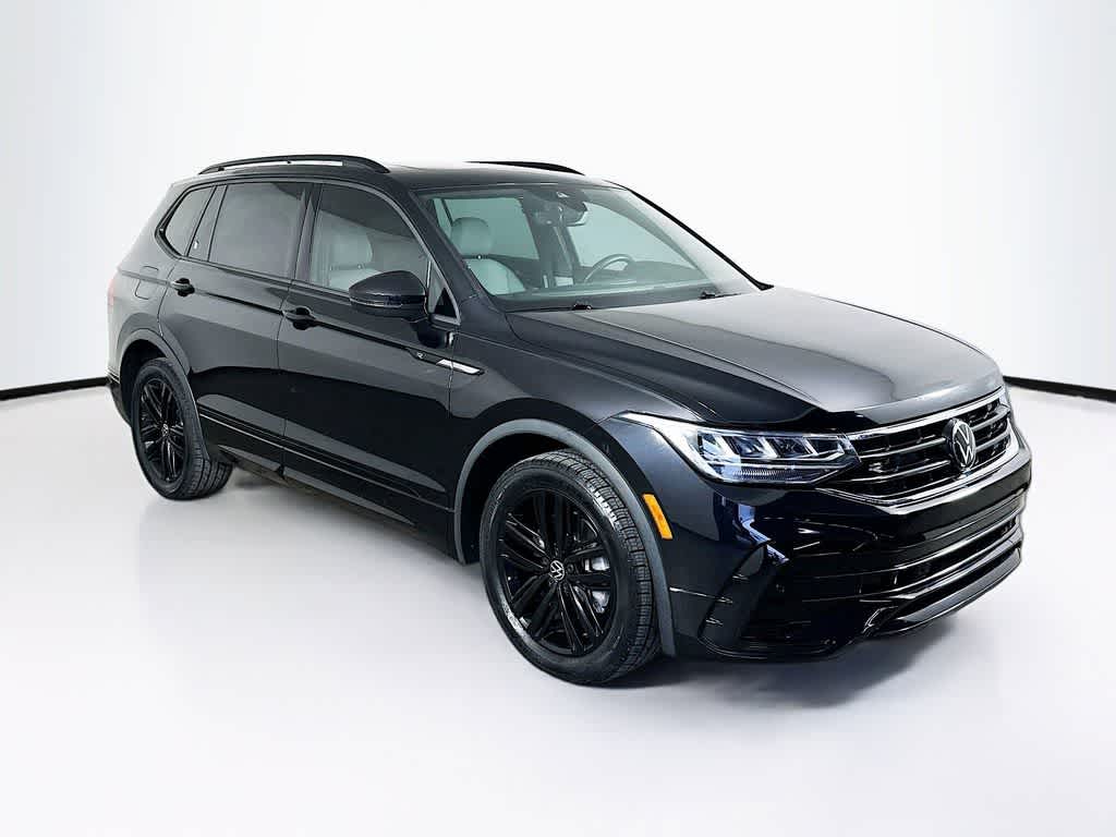 2022 Volkswagen Tiguan SE R-Line Black