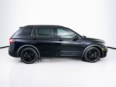 2022 Volkswagen Tiguan SE R-Line Black