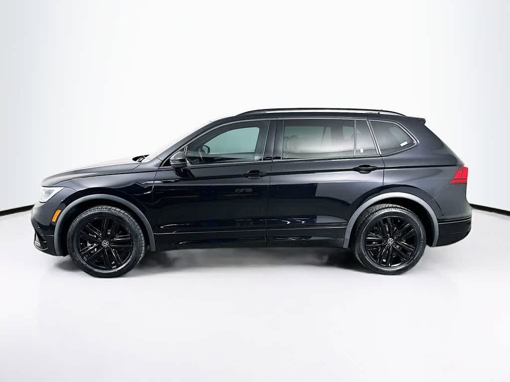 2022 Volkswagen Tiguan SE R-Line Black