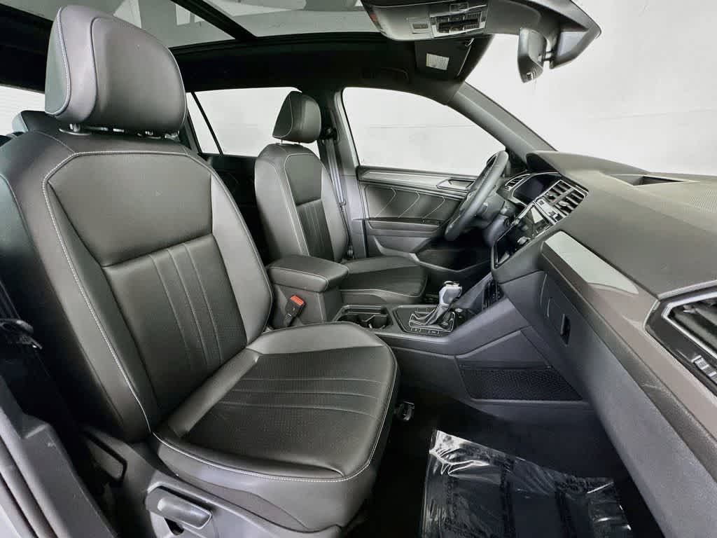 2023 Volkswagen Tiguan SE R-Line Black