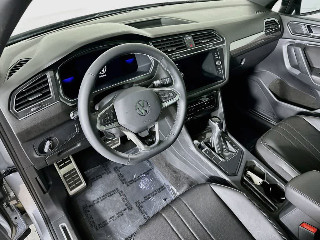 2023 Volkswagen Tiguan SE R-Line Black