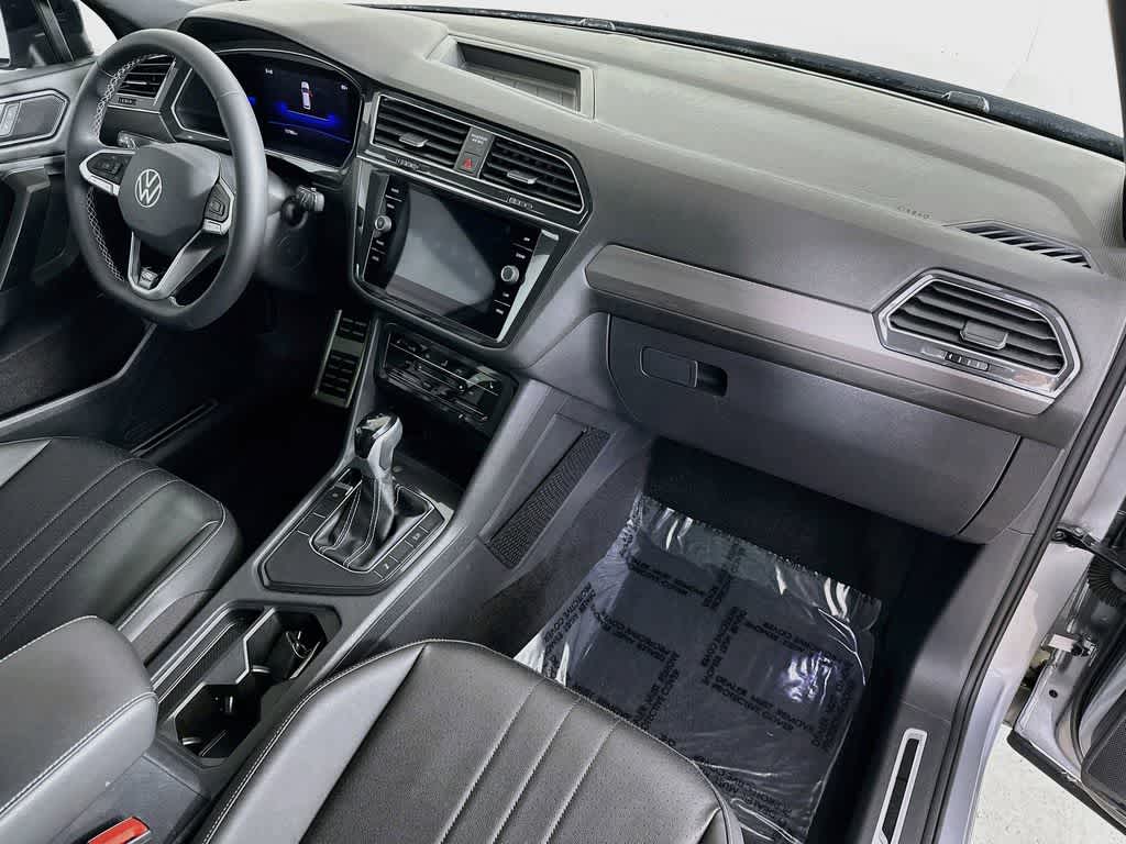 2023 Volkswagen Tiguan SE R-Line Black