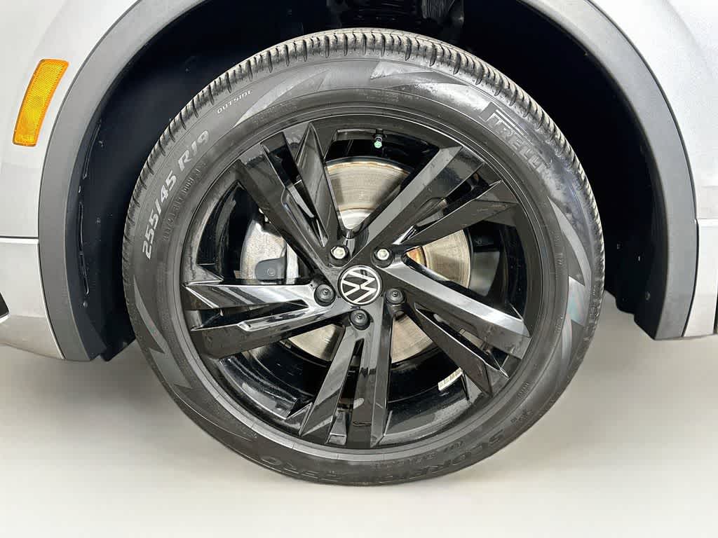 2023 Volkswagen Tiguan SE R-Line Black