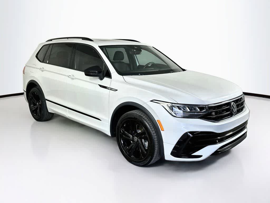 2023 Volkswagen Tiguan SE R-Line Black