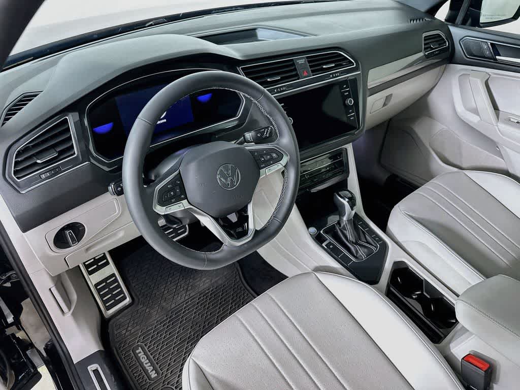 2023 Volkswagen Tiguan SE R-Line Black