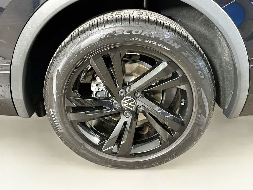 2023 Volkswagen Tiguan SE R-Line Black