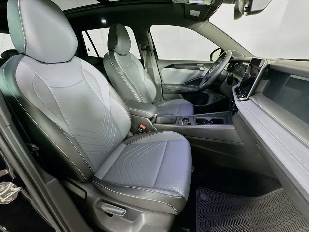 2025 Volkswagen Tiguan SE R-Line Black