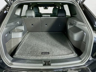 2025 Volkswagen Tiguan SE R-Line Black