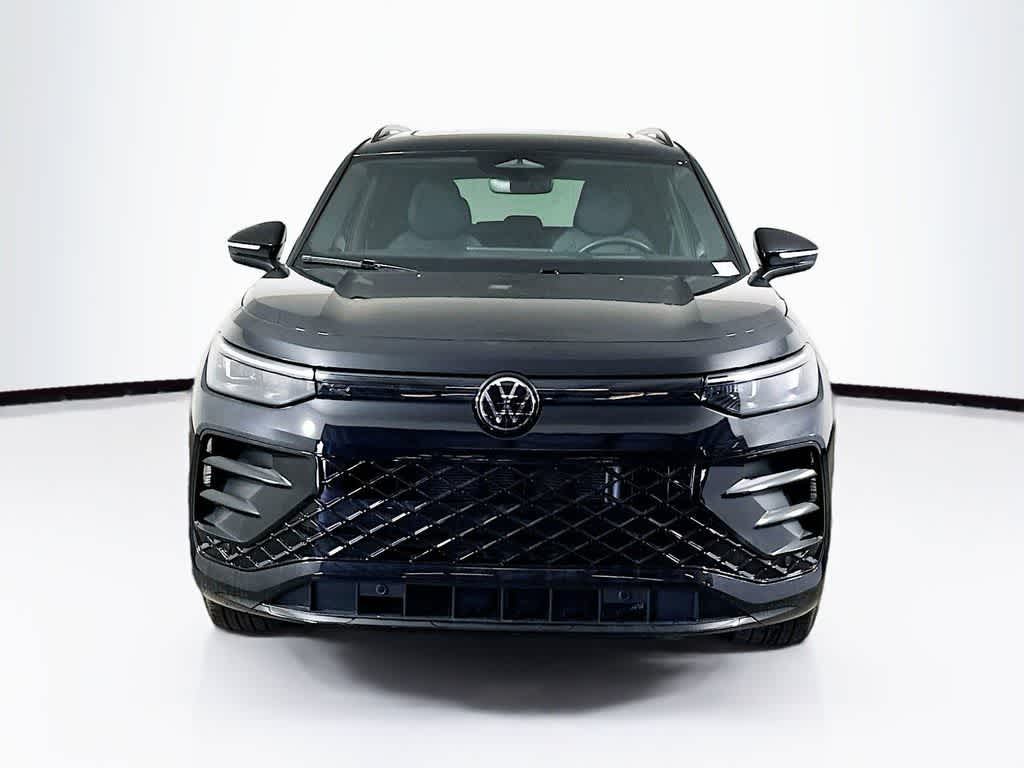 2025 Volkswagen Tiguan SE R-Line Black