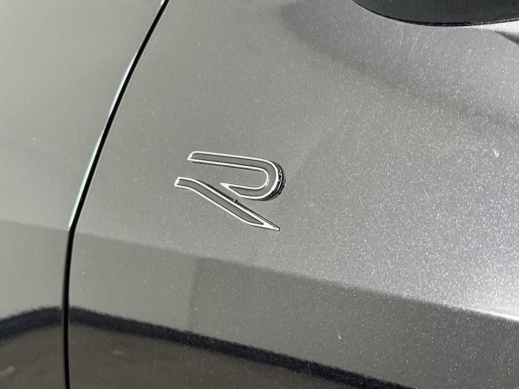 2025 Volkswagen Tiguan SE R-Line Black