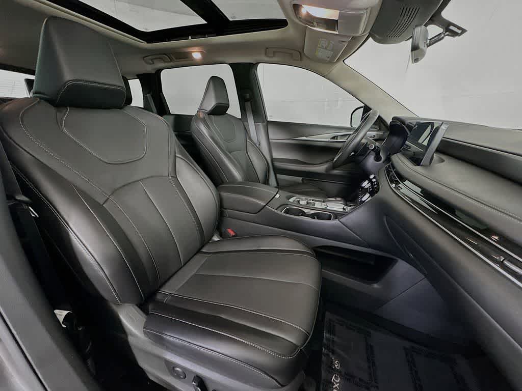 2024 INFINITI QX60 LUXE