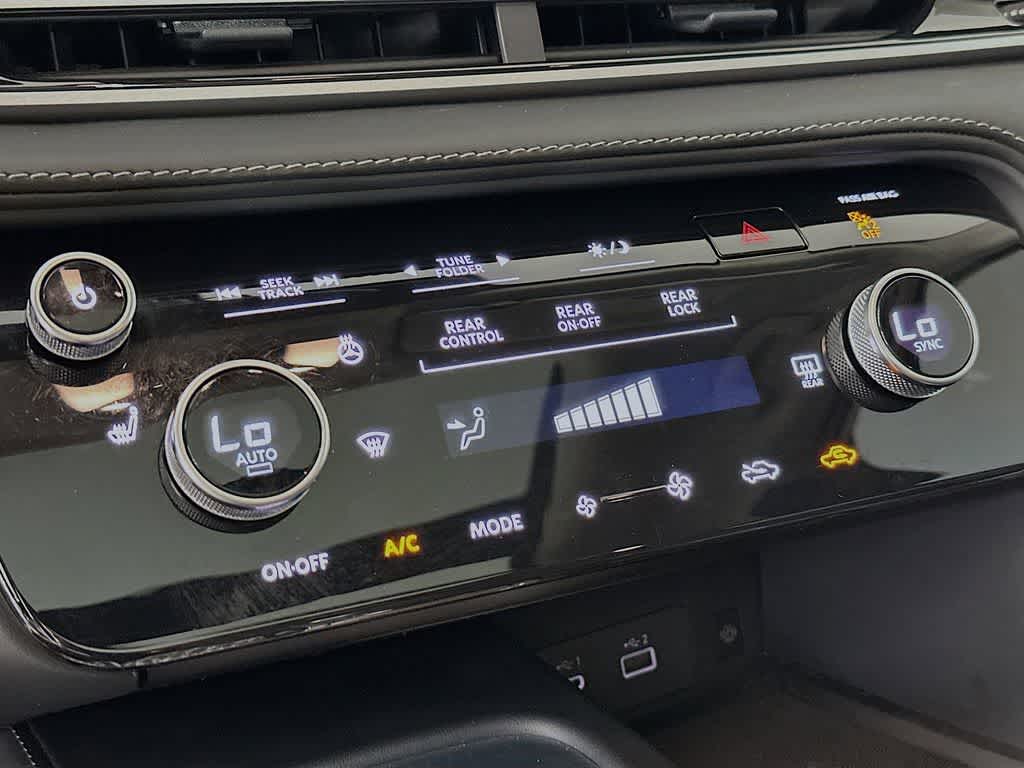 2024 INFINITI QX60 LUXE