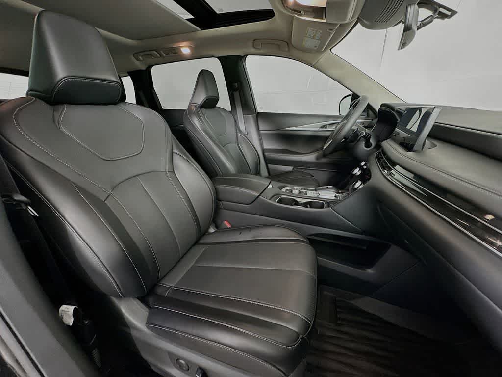 2024 INFINITI QX60 LUXE
