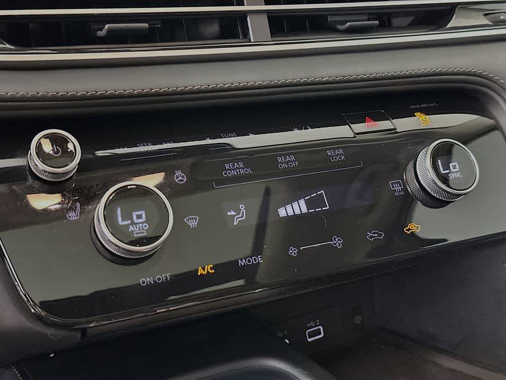 2024 INFINITI QX60 LUXE