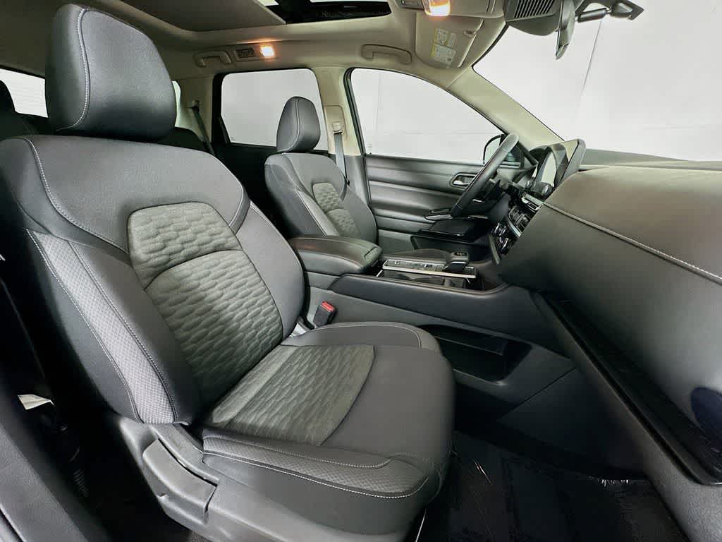 2022 Nissan Pathfinder SV