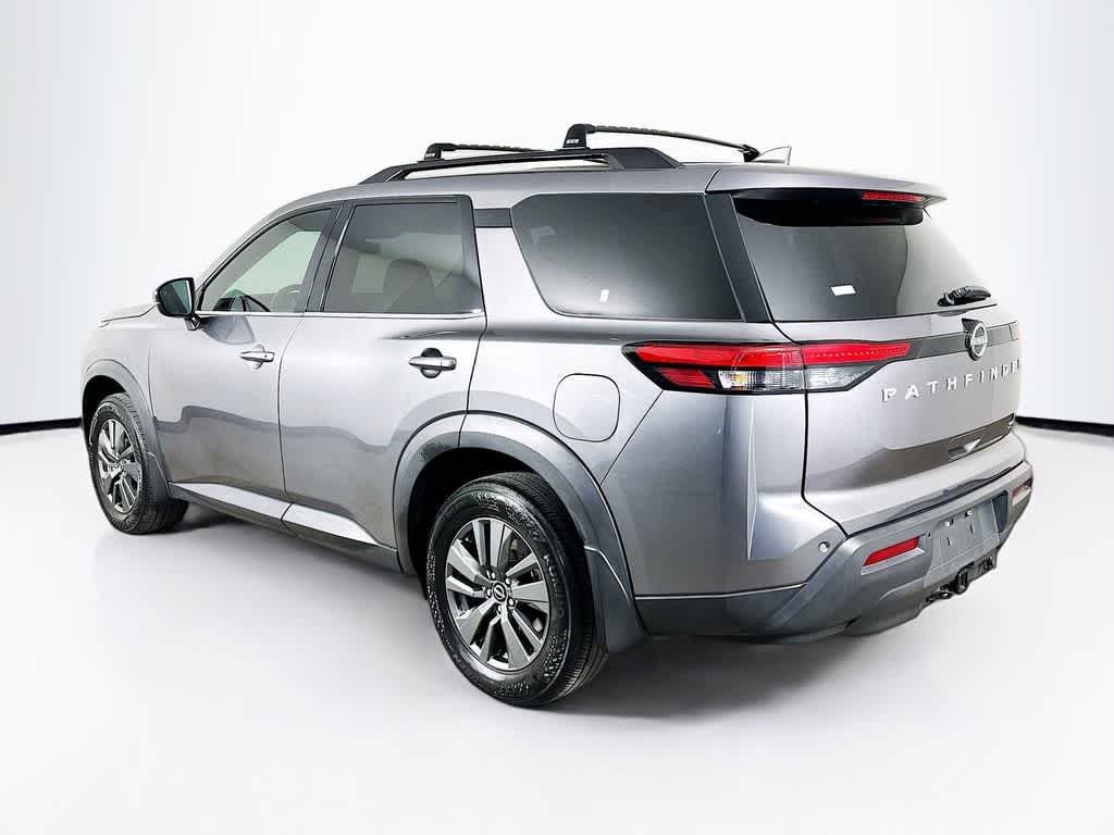 2022 Nissan Pathfinder SV