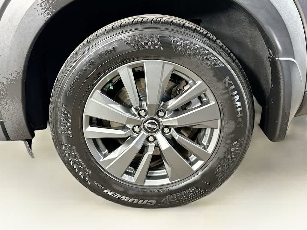2022 Nissan Pathfinder SV