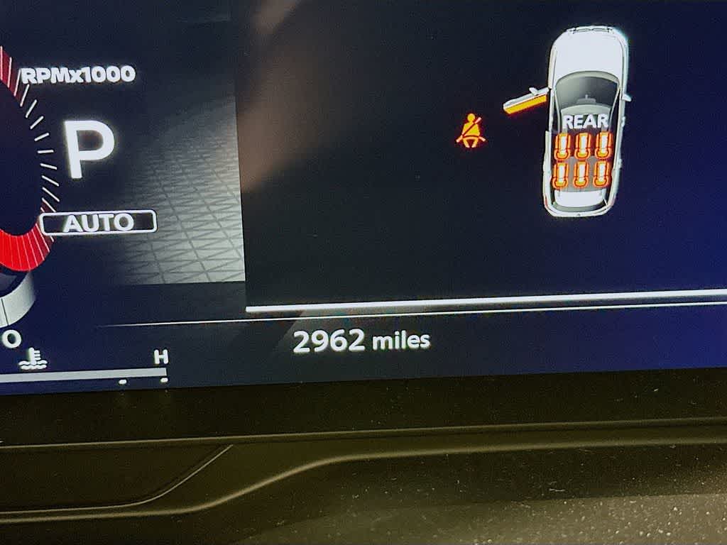 2025 Nissan Pathfinder Platinum