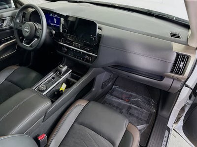 2025 Nissan Pathfinder Platinum