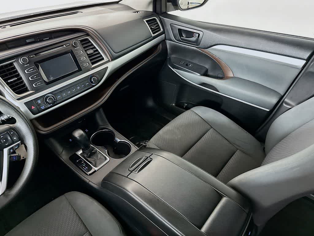 2018 Toyota Highlander LE