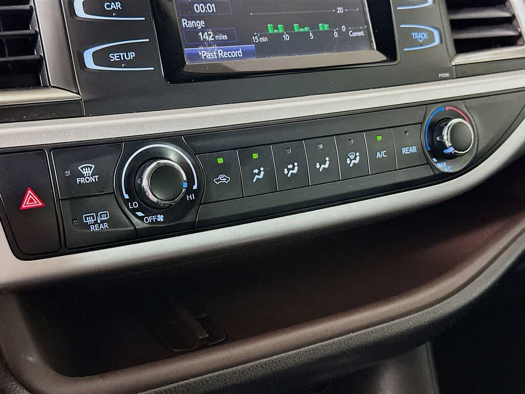 2018 Toyota Highlander LE