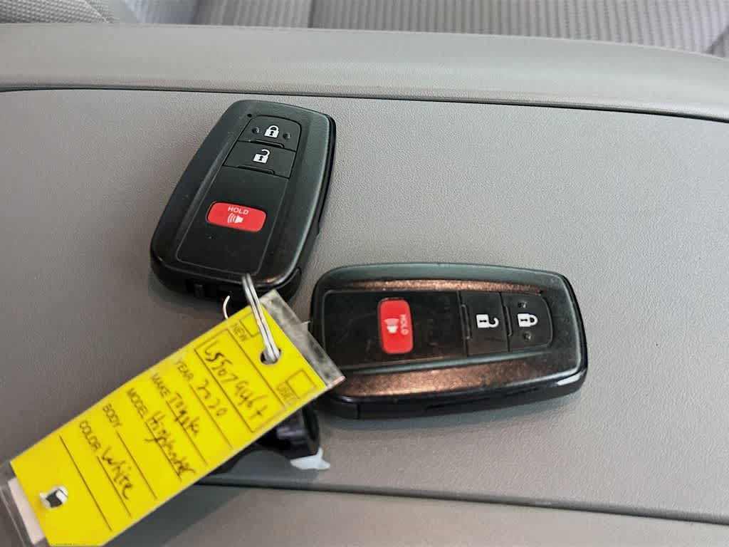 2020 Toyota Highlander L