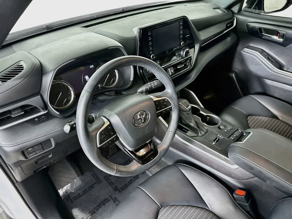 2022 Toyota Highlander XSE