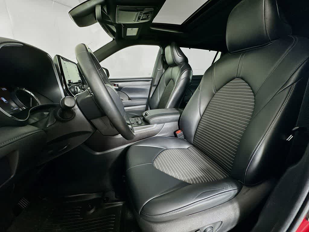 2022 Toyota Highlander XSE