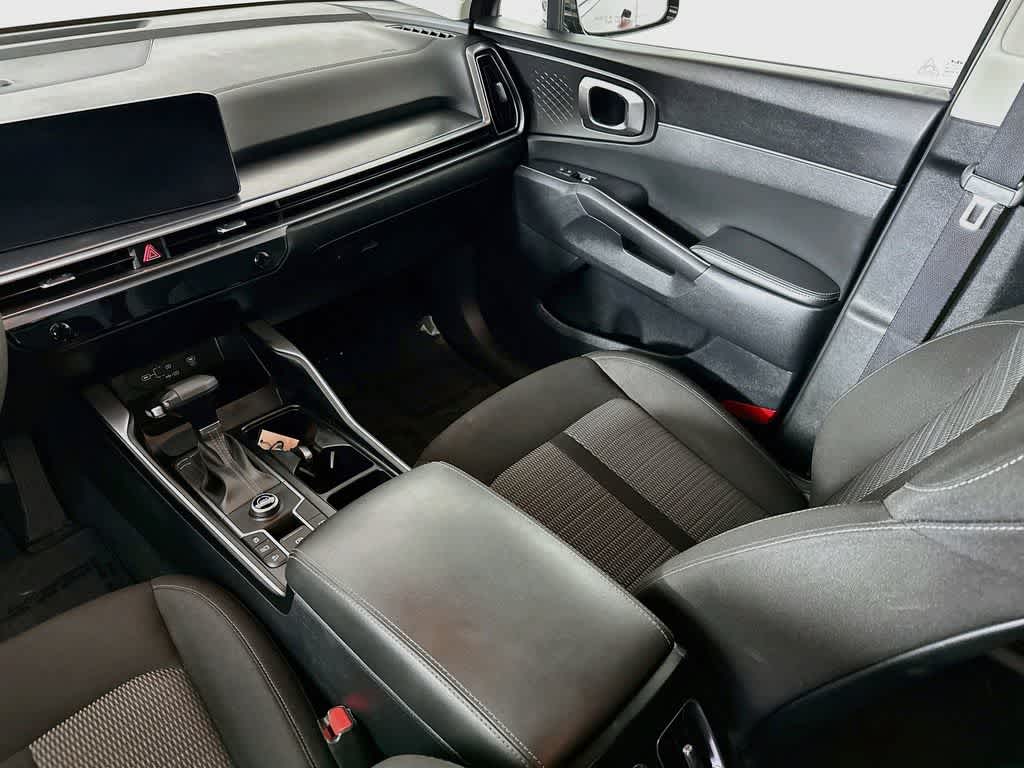2025 Kia Sorento LX