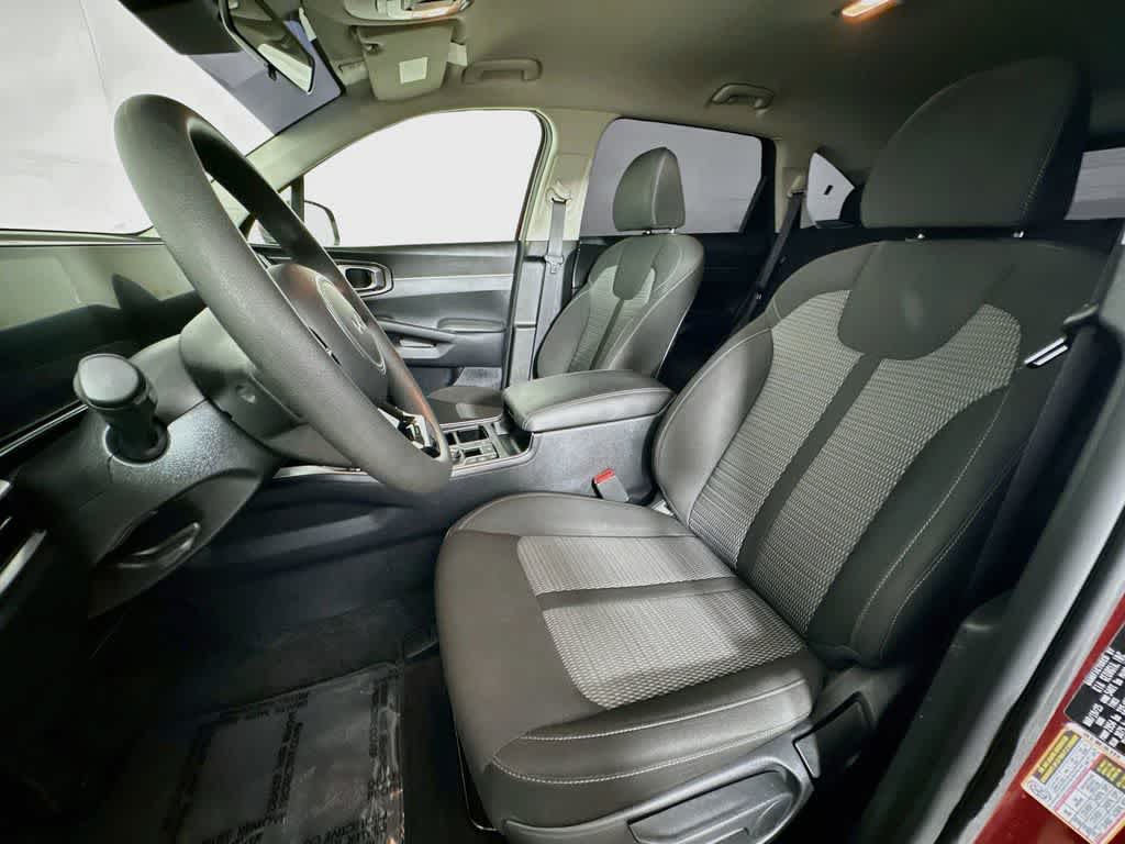 2025 Kia Sorento LX
