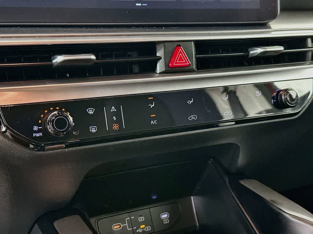 2025 Kia Sorento LX