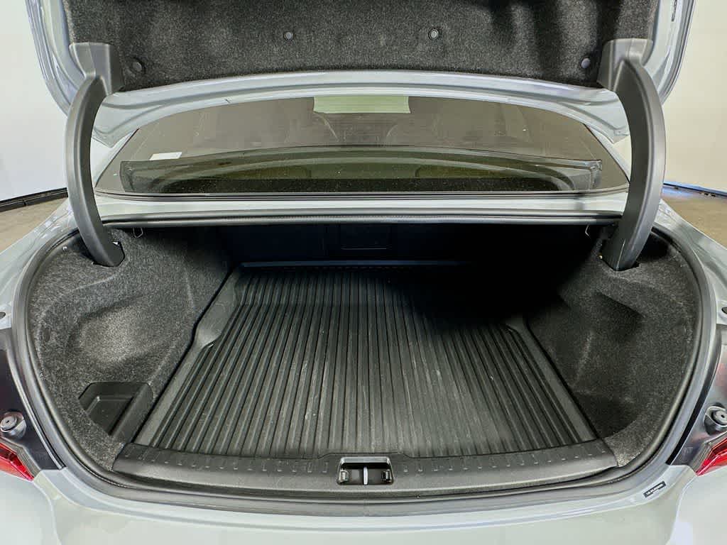 2024 Volvo S60 Plus Dark Theme