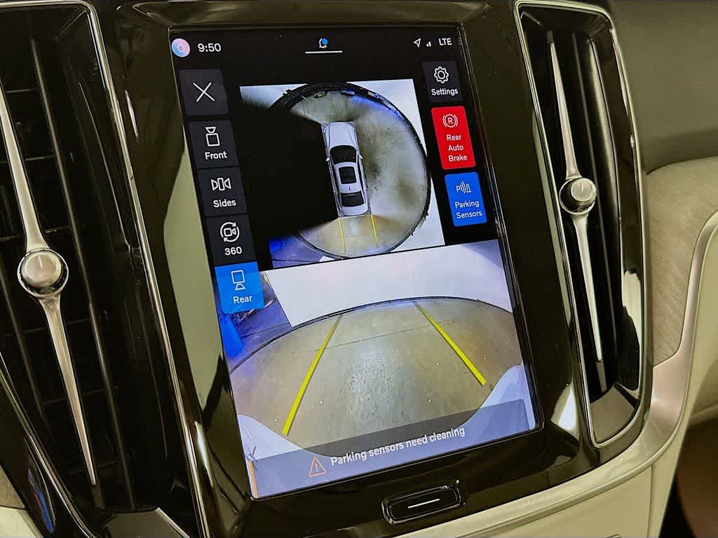 2024 Volvo S60 Plus Dark Theme