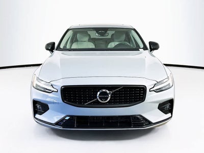 2024 Volvo S60 Plus Dark Theme