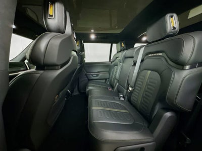 2025 Rivian R1S Base